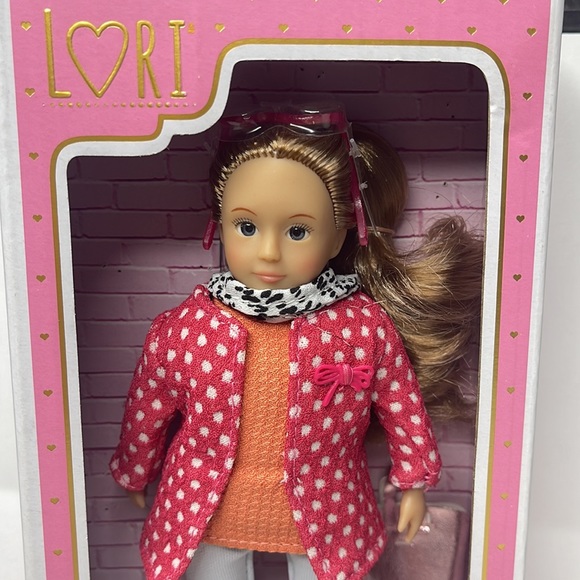 New Lori by Our Generation Faith 6 in Doll With Fall Weather Accessories - Picture 2 of 14